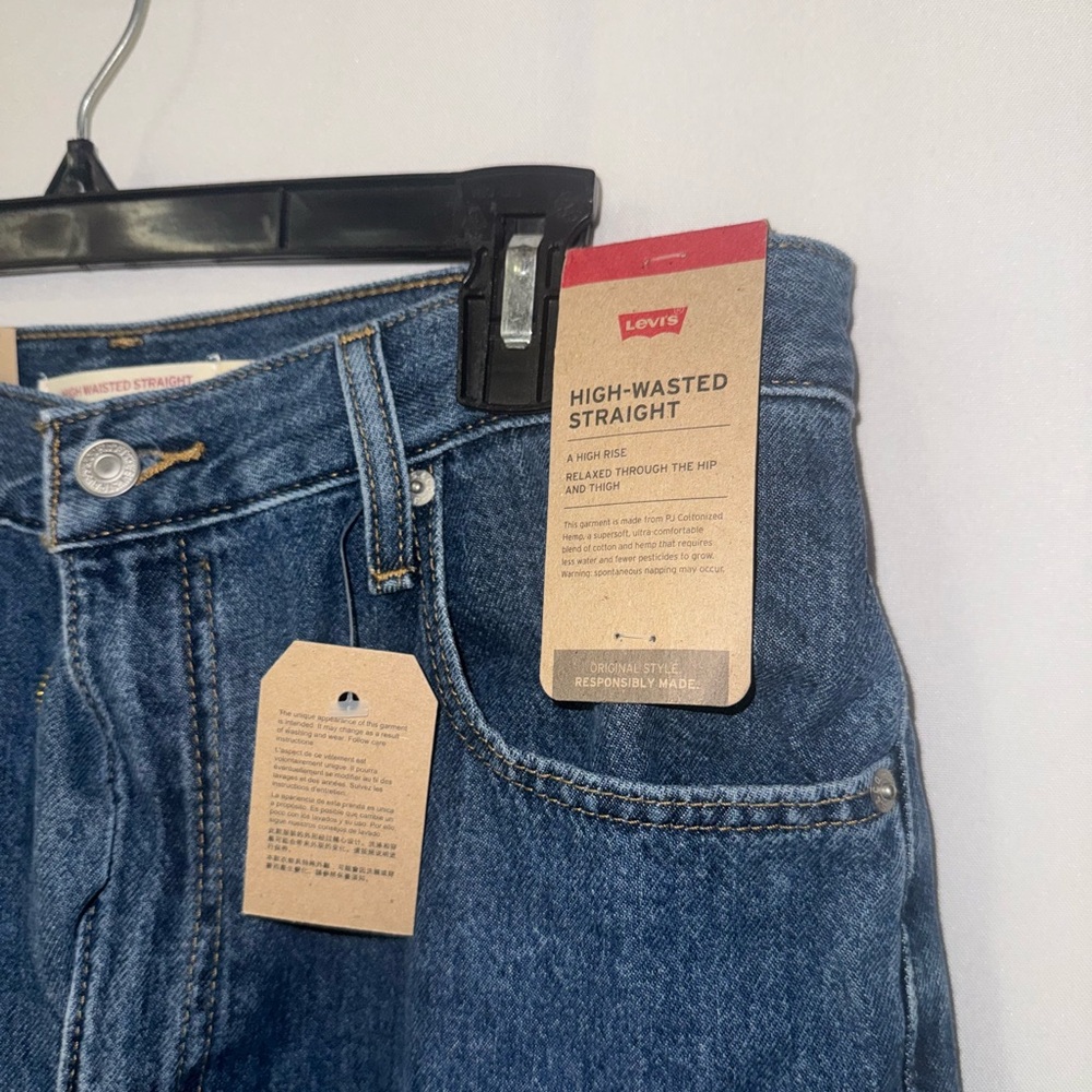 Levi's Women's Wide Leg Jeans, high rise. - Picture 3 of 7